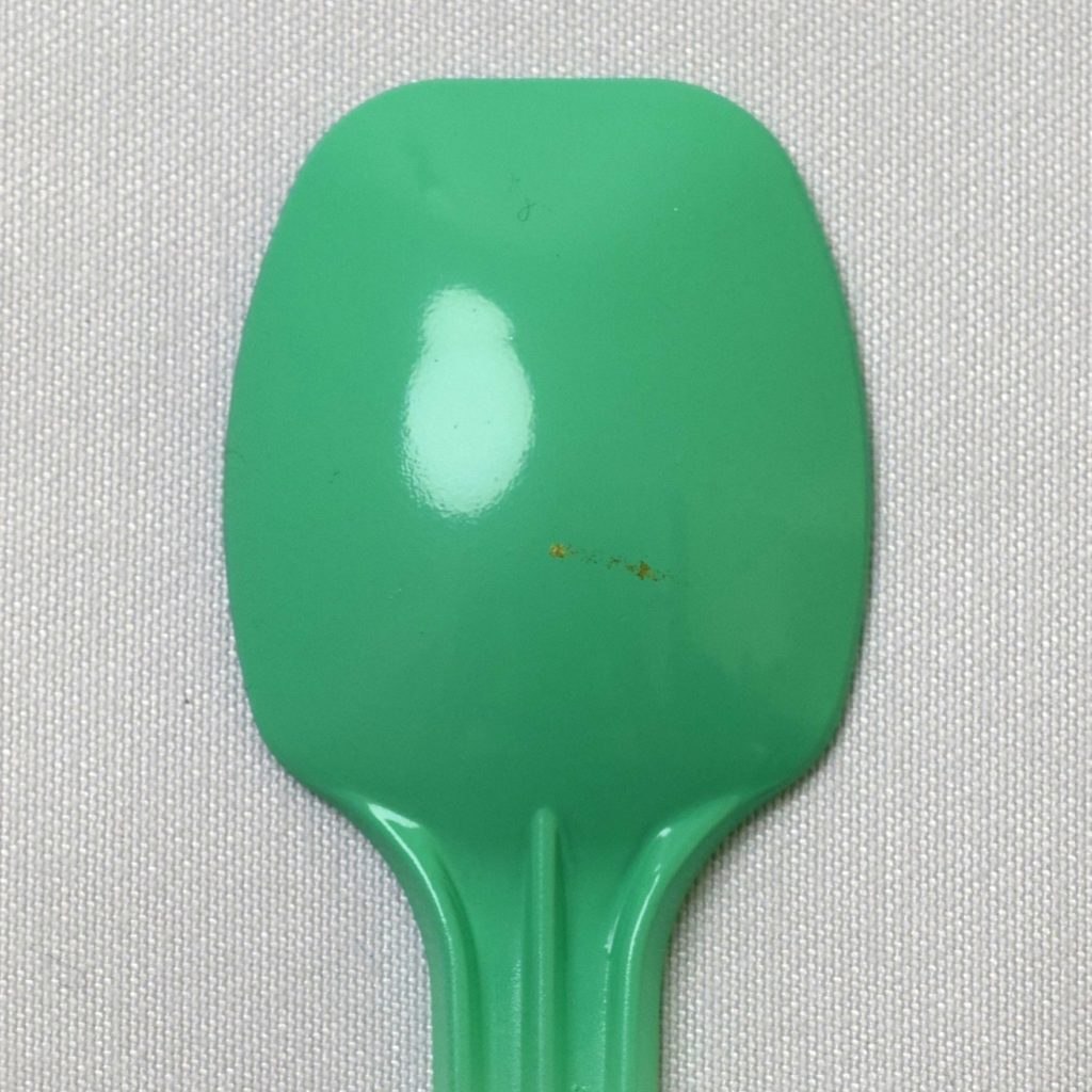 G 018 エメラルドグリーン