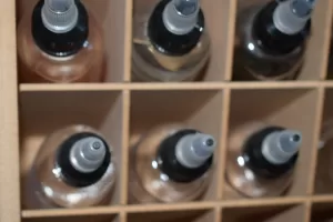 投稿についてもっと詳しく 塗料の保管（ドロッパーボトル入れ替え）